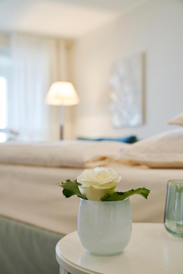 Strandhotel Duenenmeer - Adults Only 奥茨塞巴德·迪尔哈根 外观 照片