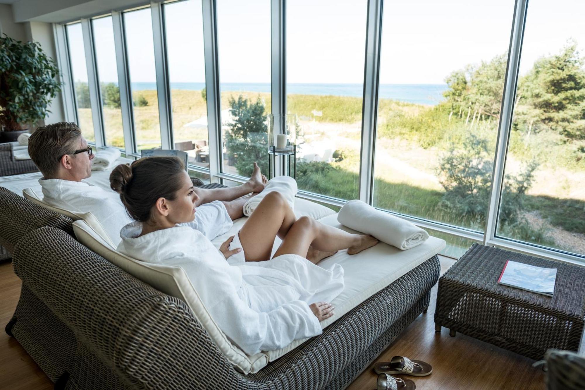 Strandhotel Duenenmeer - Adults Only 奥茨塞巴德·迪尔哈根 外观 照片