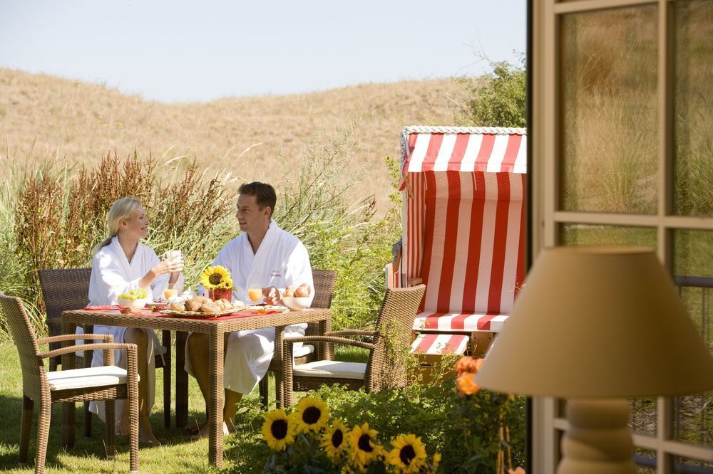 Strandhotel Duenenmeer - Adults Only 奥茨塞巴德·迪尔哈根 外观 照片
